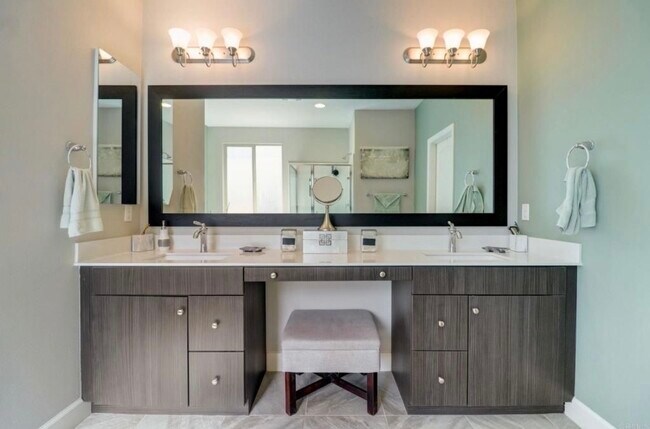 Building Photo - 445 Adobe Estates Dr