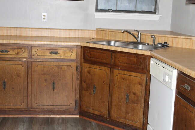 Building Photo - 446 Pheasant Run Dr