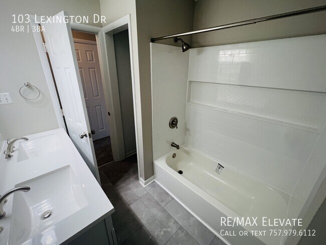 Building Photo - 103 Lexington Dr