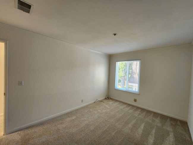Building Photo - Redwood city townhouse