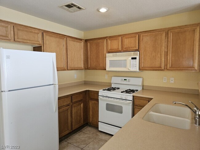 Building Photo - 9532 Birch Basin Ct