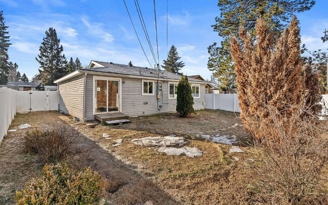 Building Photo - 1637-1639 E Hastings Ave