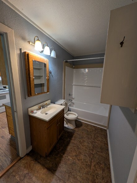 Building Photo - 142 County Rd 4366