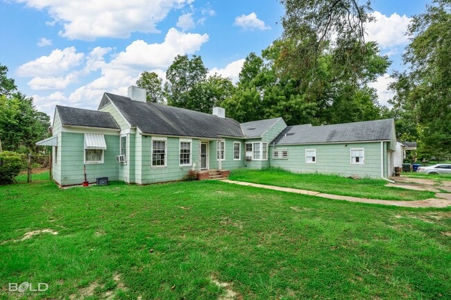 Building Photo - Home For Rent!