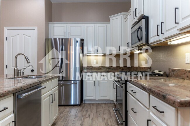 Building Photo - Beautiful Home in Villago Community