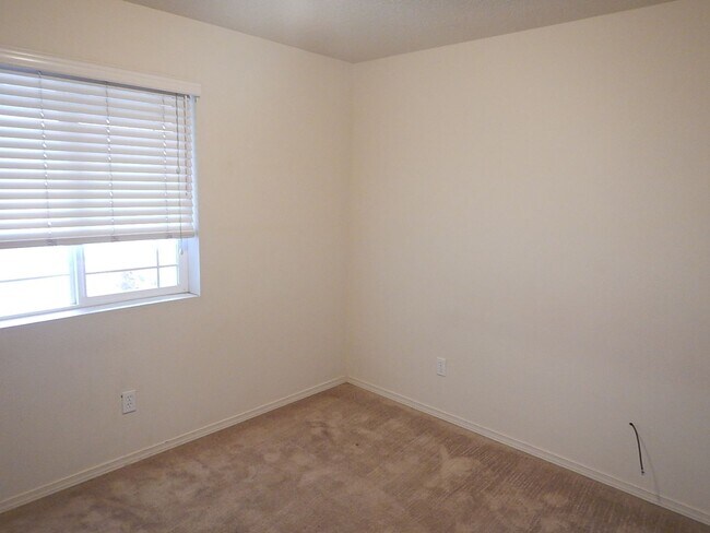 Building Photo - 3 Bedroom, 2 Bathroom North of Prineville - Fenced Back Yard - Available soon!