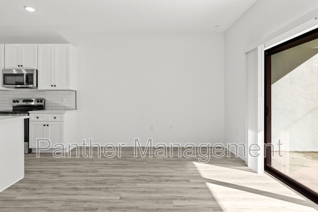 Building Photo - 4617-4619 30th St SW - 4619