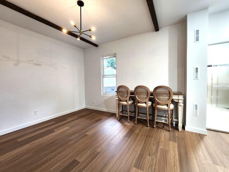 Building Photo - 3820 Cypress Ave