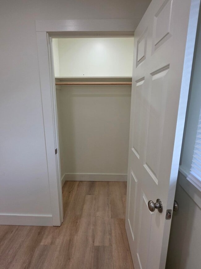Building Photo - 3 bedrooms 2 bath