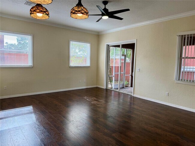 Building Photo - 2349 Max Ct