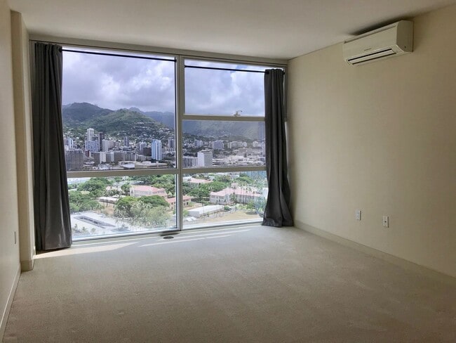 Building Photo - Convenient Kakaako living! 1/1/1