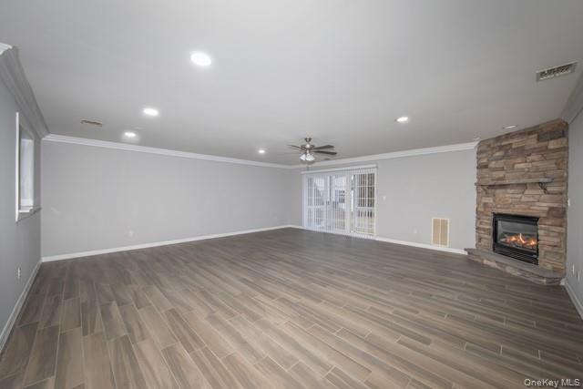 Building Photo - 157 Village Green Dr