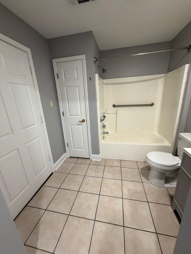 Building Photo - Crystal Lake Apartments