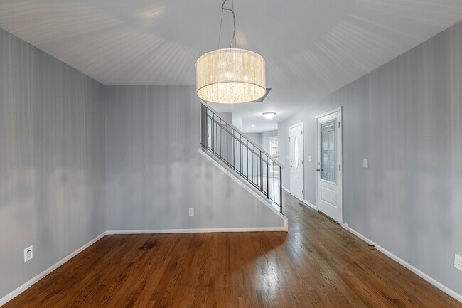 Building Photo - 438 Rachel Cir