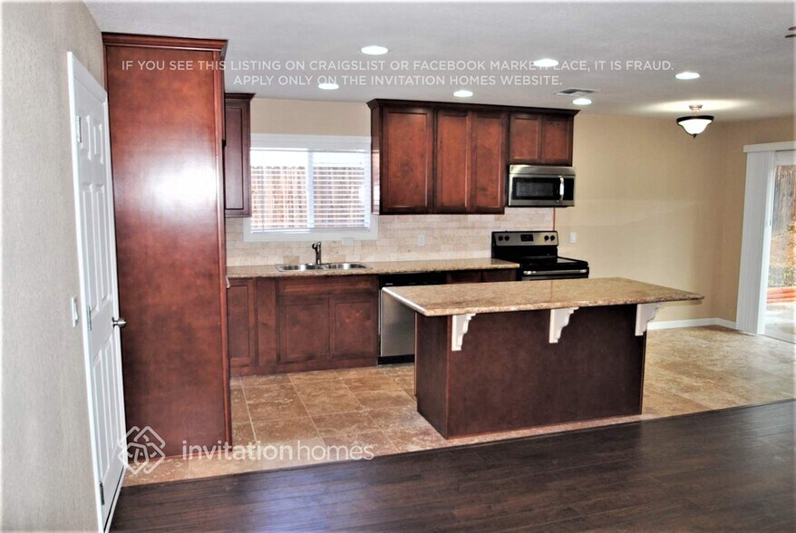 Building Photo - 6400 Feliciter Way