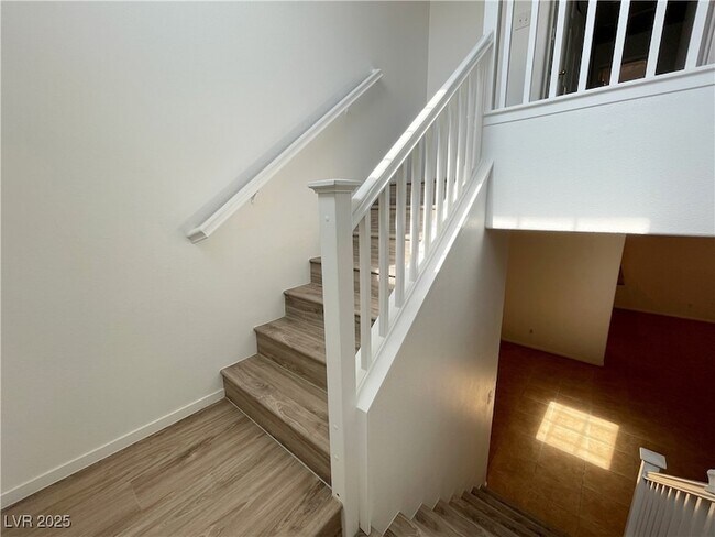 Building Photo - 9758 W Hanover Grove Ave