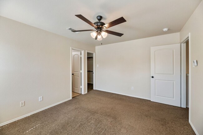 Building Photo - AVAILABLE NOW! Beautiful 3 Bedroom Duplex located in Lavon,Texas!