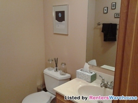 Building Photo - 15644 Garrett Dr