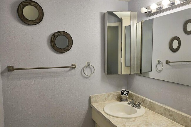 Building Photo - 4354 Tahitian Gardens Cir
