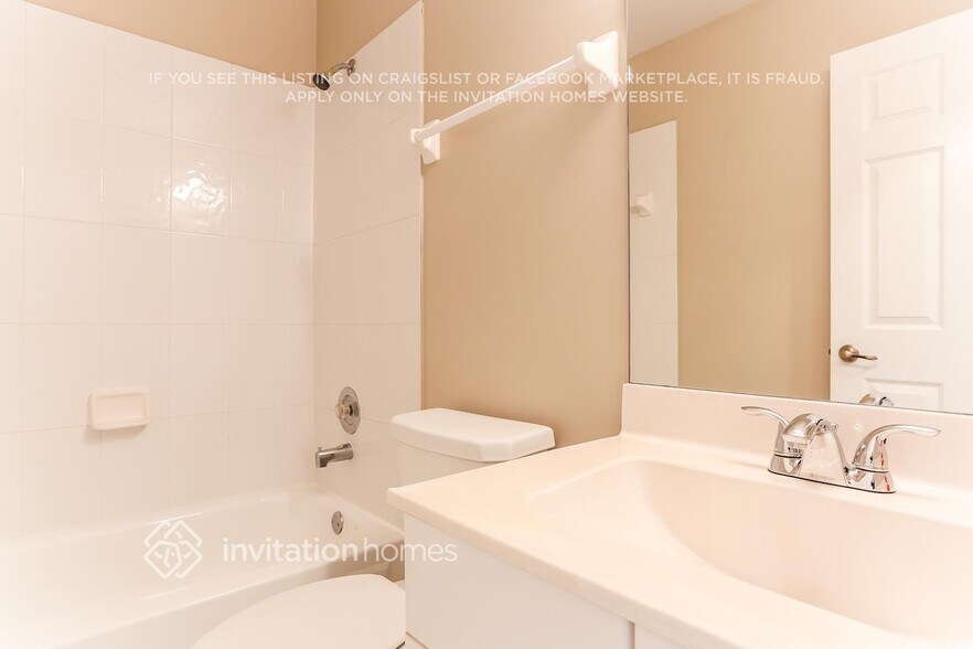 Building Photo - 1401 Banyan Cir