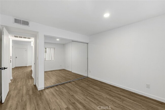 Building Photo - 4406 Cahuenga Blvd