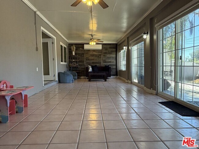 Building Photo - 10609 Reseda Blvd