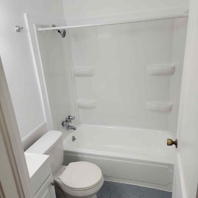 Building Photo - 1015 Camden Ave