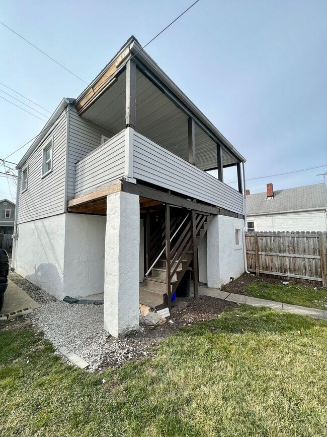 Building Photo - 1613 Fourth Avenue (Full Service)