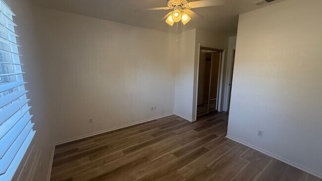 Building Photo - 3-bedroom, 2-bathroom home located in the ...