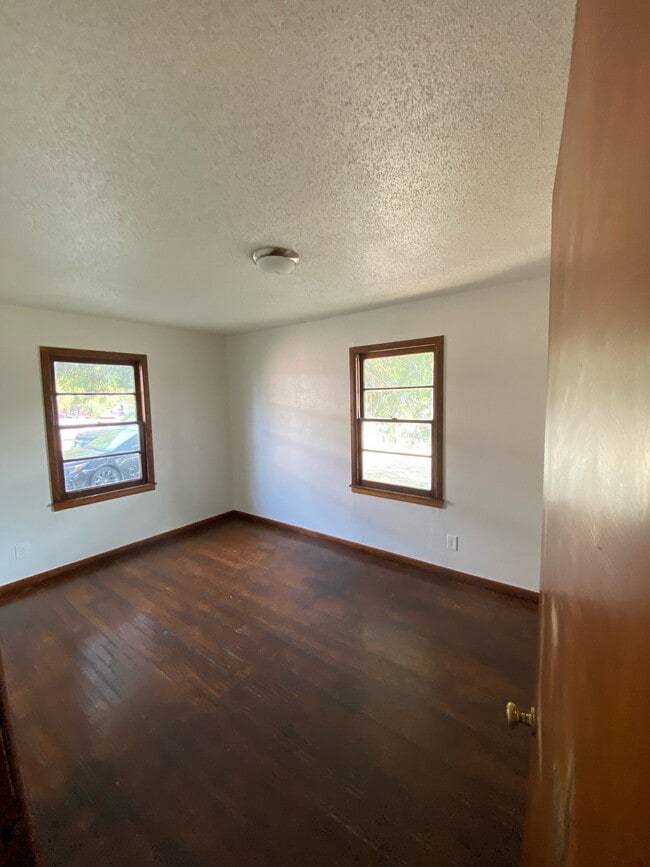 Building Photo - 4216 Garland Ave