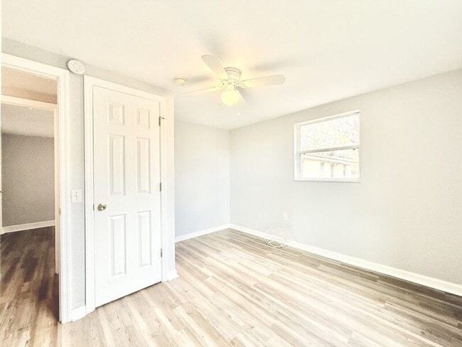 Building Photo - 235 W Northside Dr