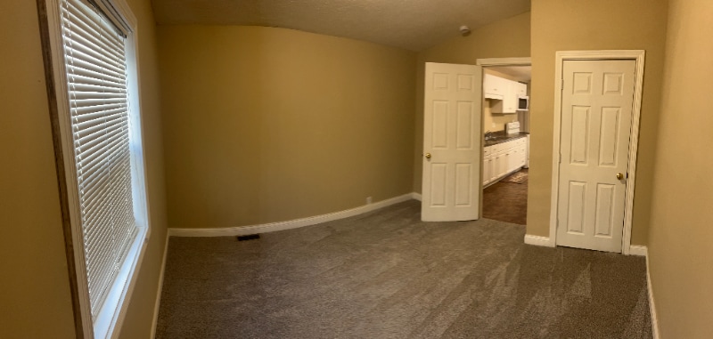 Building Photo - 1637 Hoefgen St