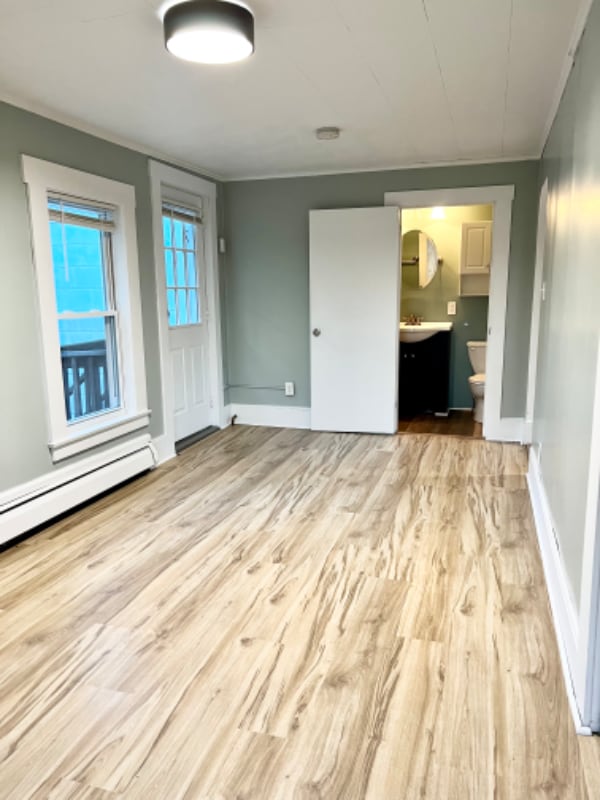 Building Photo - 143 Main St