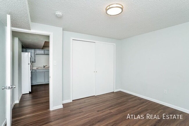 Building Photo - 2 Bed - Thoughtful Upgrades & affordable! ...