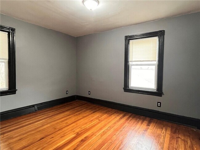 Building Photo - 28 Roger Williams Ave