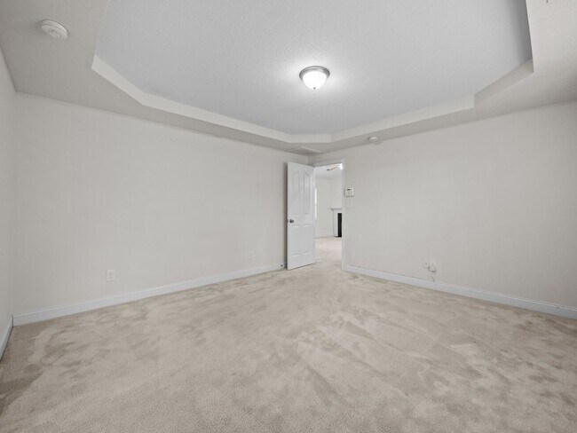 Building Photo - Welcome to Eastport!