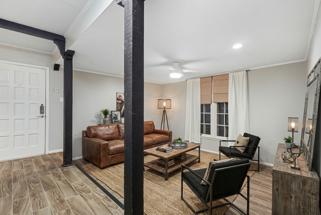 Building Photo - Alamo Heights Condo