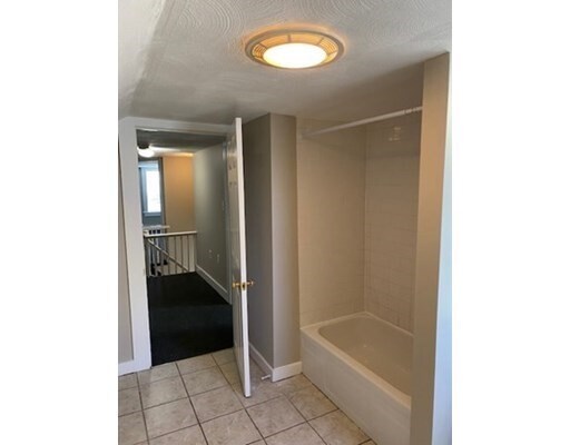 Building Photo - 44 Bridge St