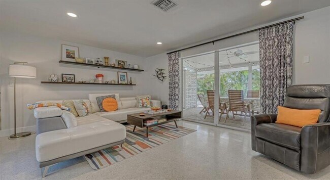 Building Photo - 2904 Homasassa Rd