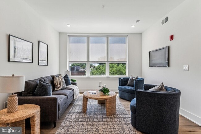 Building Photo - 139 W Chelten Ave