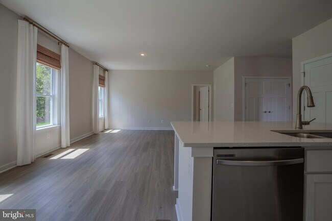 Building Photo - 79 Spatterdock Rd