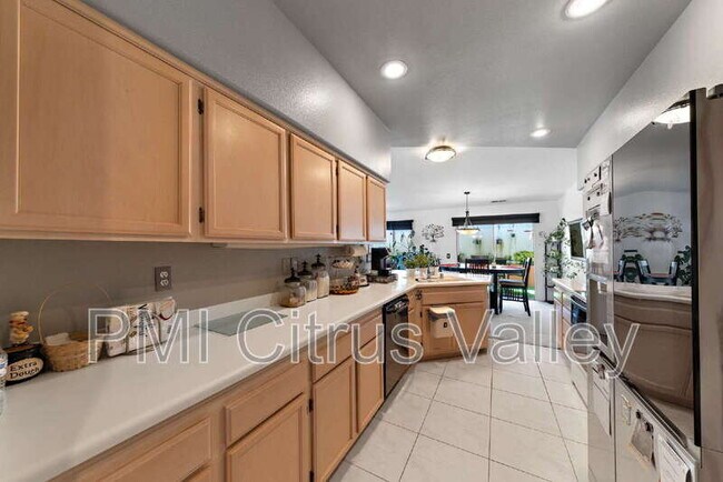 Building Photo - 754 Zaphiro Ct