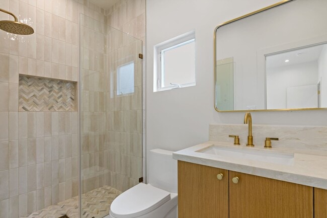 Building Photo - Beautifully Renovated 3-Bedroom Home – Mod...