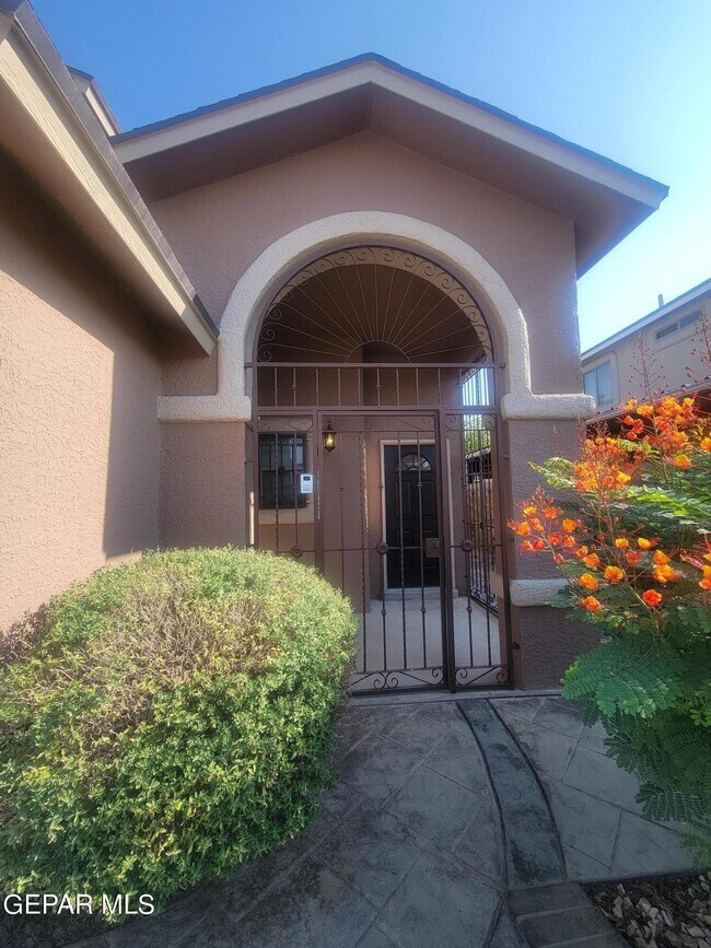 Building Photo - 14267 Pacific Point Dr