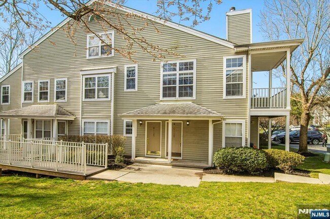 Building Photo - 1125 Hyde Park Ct