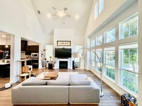 Building Photo - 8213 Bethpage Dr