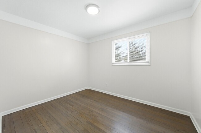 Building Photo - 22546 Ira Blvd