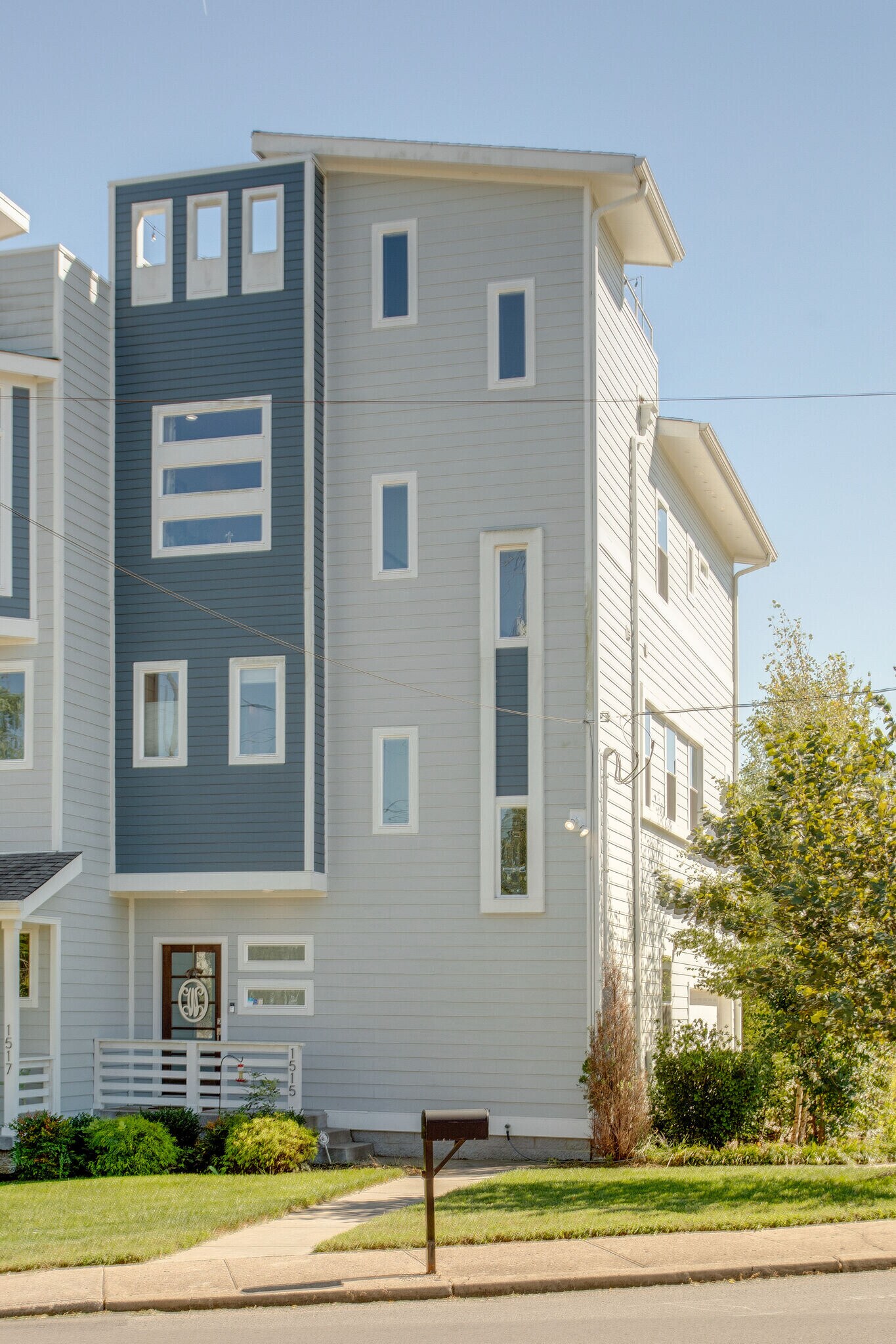 Front - 1515 Porter Rd