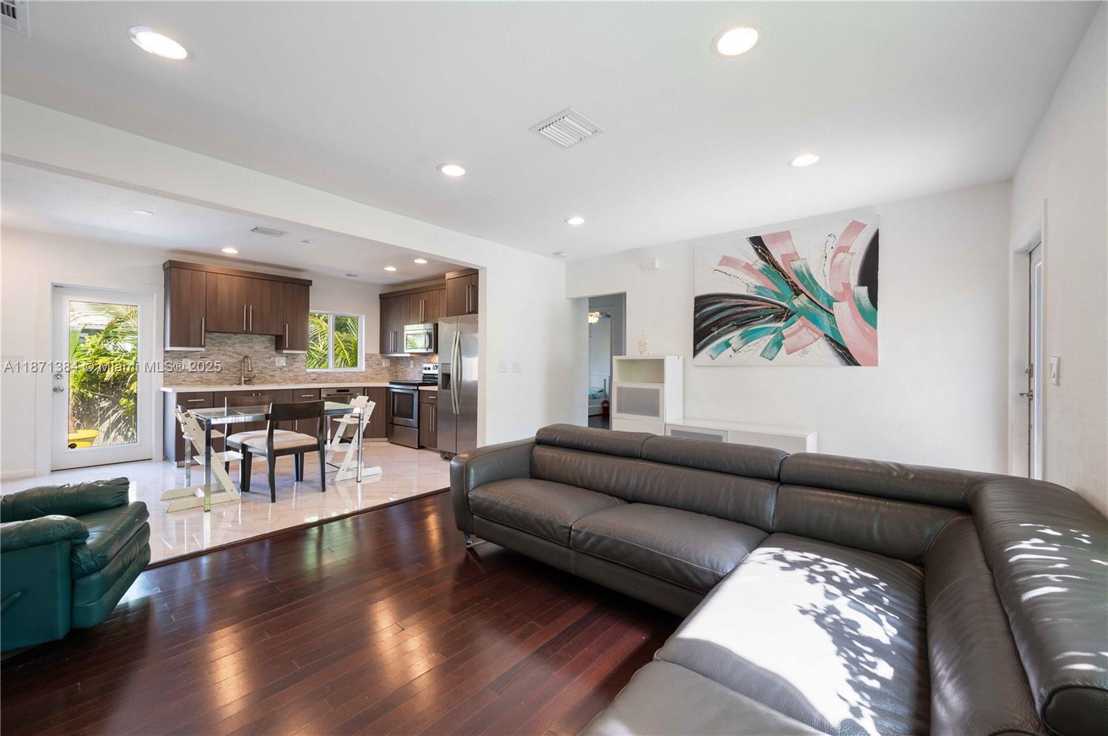 Building Photo - 2401 SW 26th St