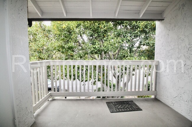 Building Photo - 9929 Azuaga St